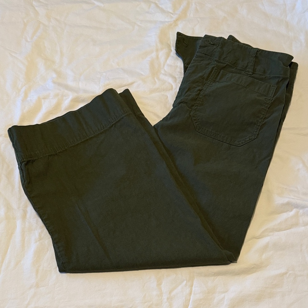 Maeve Collette Crop